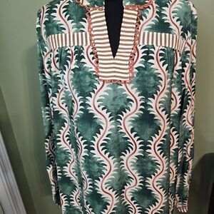 Elegant Green and White Women's Tunic